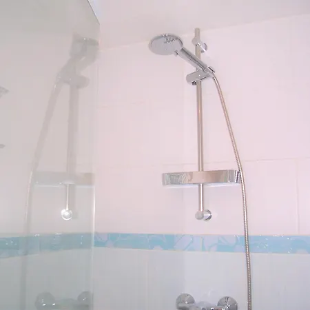 Δωμάτια σε οικογενειακή κατοικία Harmony Near Opera